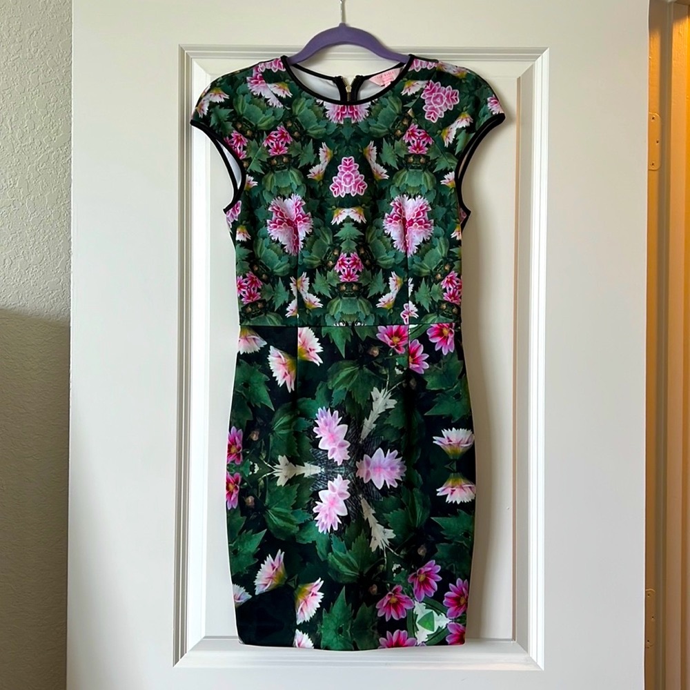 Dress  “Ted Baker London”